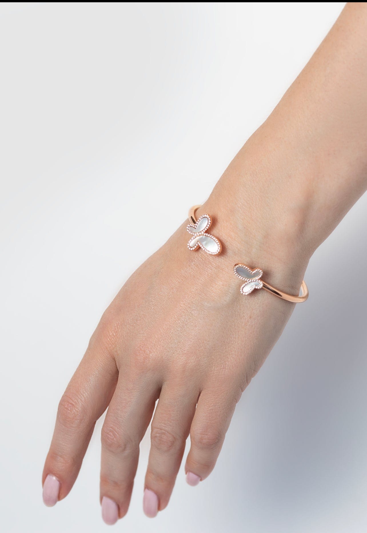 Bracelets 18K Rose Gold & CZ Encrusted Mother Of Pearl Butterfly Women's Bangel Bracelet Jewelry NIKOZA