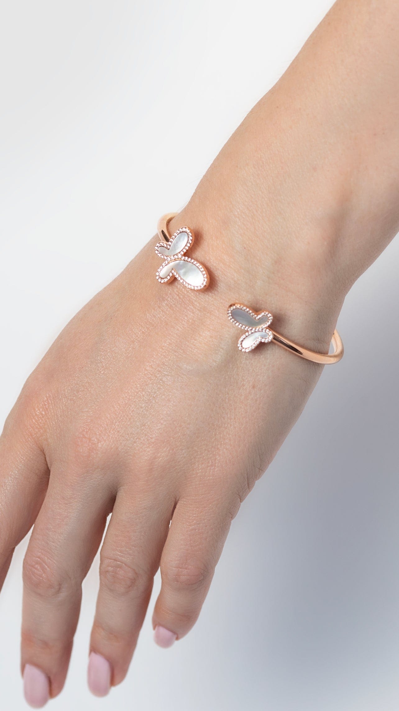 Bracelets 18K Rose Gold & CZ Encrusted Mother Of Pearl Butterfly Women's Bangel Bracelet Jewelry NIKOZA